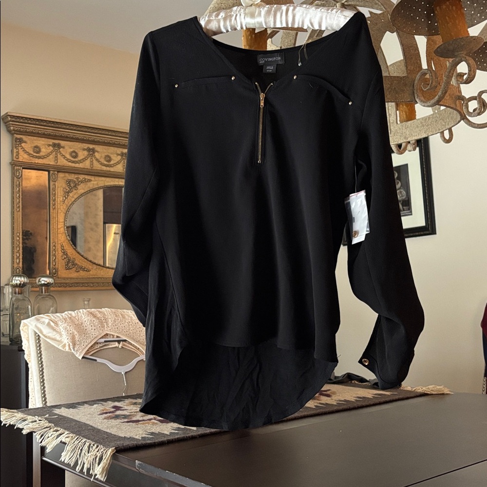 Elegant Black Zippered Blouse